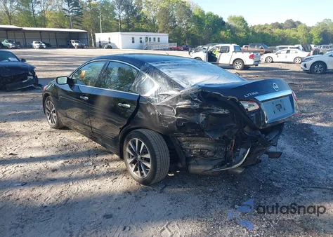 2017 Nissan Altima 2.5 S z USA, uszkodzony, nr VIN 1N4AL3AP9HC162637